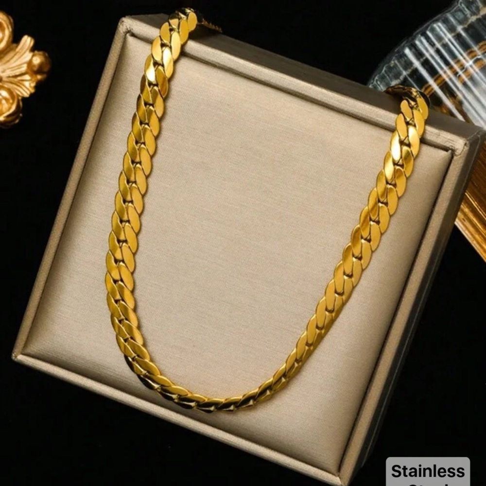 18k Gold plated stainless steel Necklace